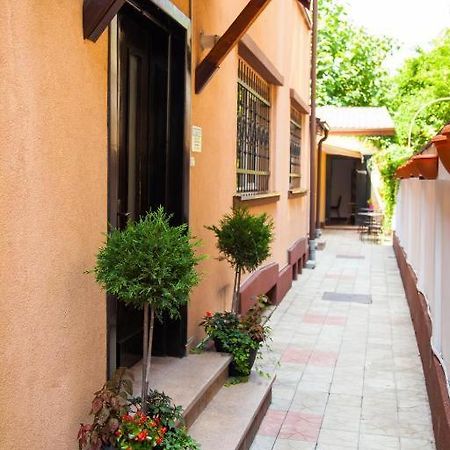 Guesthouse Smart Bucharest Exterior photo